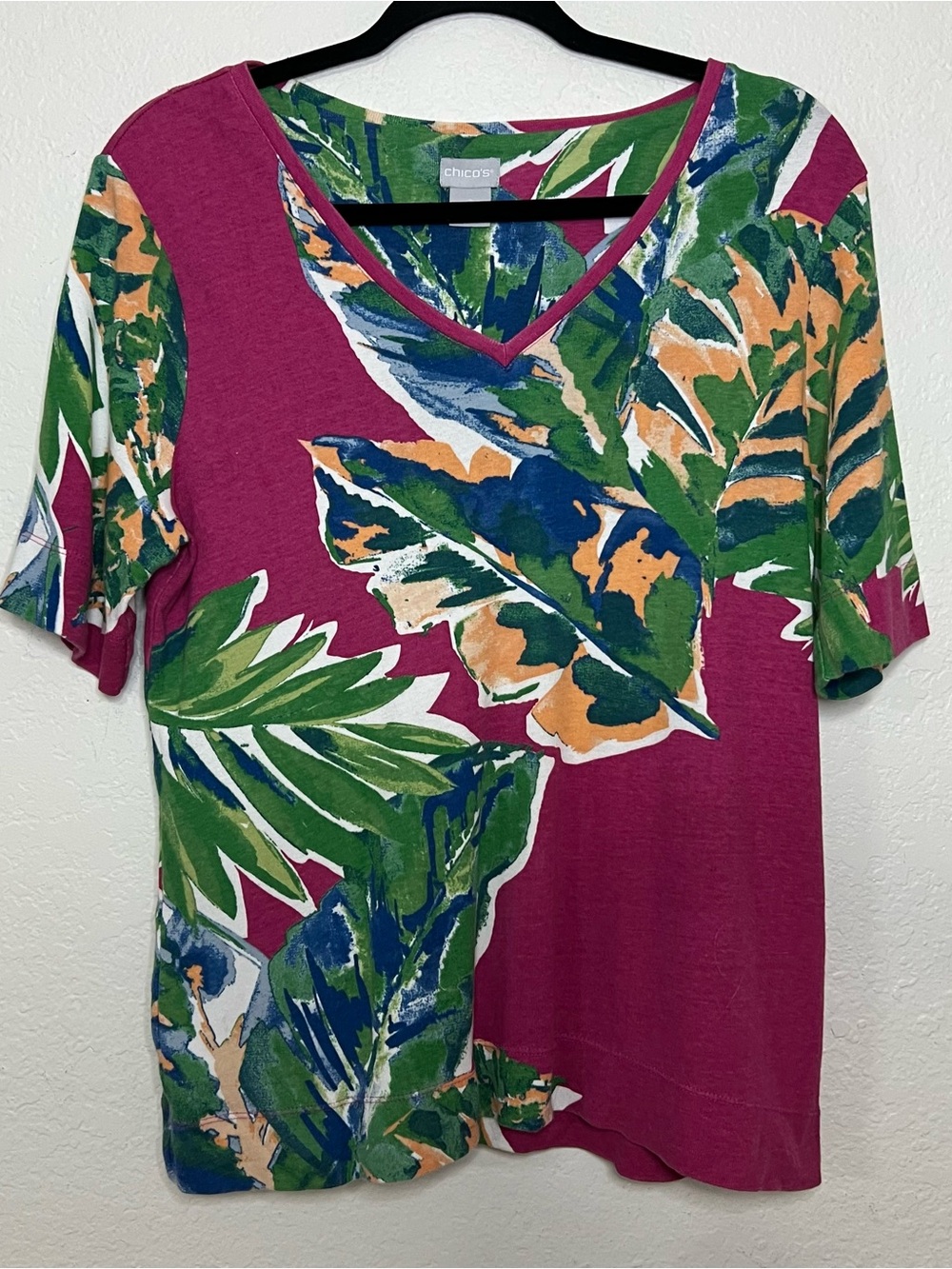 Chico’s Pima Cotton V-Neck T-Shirt Women’s Size Large‎ 2 Purple Floral Tropical